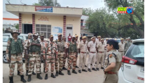 लोकसभा चुनाव के मद्देनजर पावटा व प्रागपुरा में निकाला फ्लैग मार्च