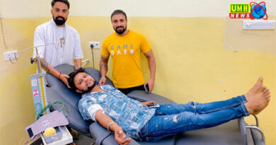 03 youth donated blood voluntarily in government hospital