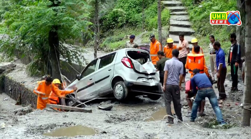 हिमाचल में 2 जगह बादल फटे! कुल्लू में सड़कों पर बाढ़, कई गाड़ियां बही