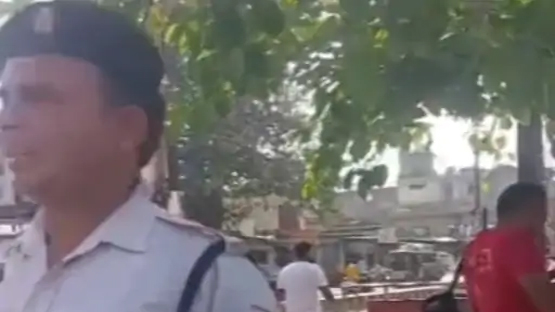 बुलंदशहर : ई-रिक्शा चालक से रिश्वत लेने पर SP ने दरोगा-सिपाही को सस्पेंड किया