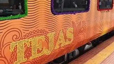 प्रयागराज : तेजस को पलटाने की साजिश नाकाम, भीरपुर-मेजा के बीच ट्रैक पर मिले बोल्डर