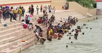 बुलंदशहर : हजारों श्रद्धालुओं ने लगाई डुबकी, घाटों पर तैनात रहे गोताखोर