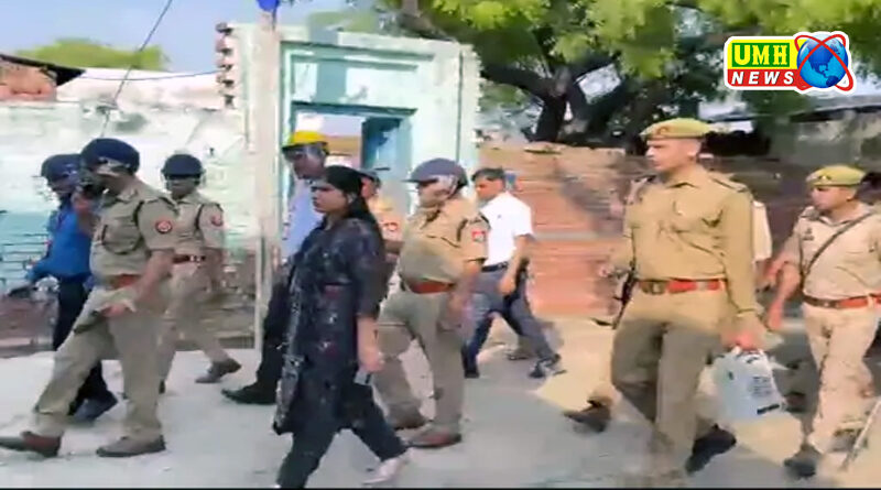खुर्जा : दीवार निर्माण विवाद में पुलिस पर हमला, पथराव, धक्का-मुक्की, केस दर्ज