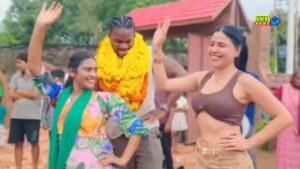 शिवानी ने वीडियो बनाया तो मां ने मारा चाकू, अब मिलियन व्यूज