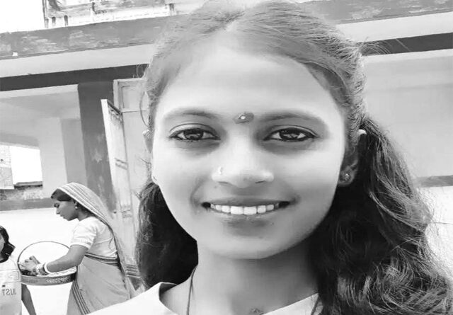 पिकअप वैन ने मारी भाई-बहन को जोरदार टक्कर युवती की मौत