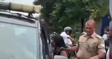 गोरखपुर : पति को गर्लफ्रेंड के साथ होटल में पकड़ा, पति को जड़े थप्पड़