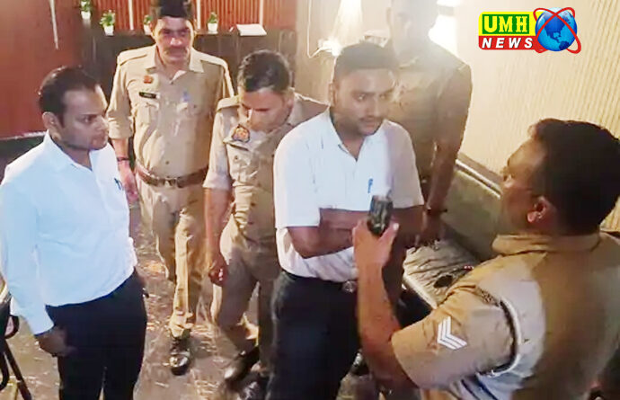 मुजफ्फरनगर : डार्क रूम कैफे पर छापेमारी, मिलीं आपतिजनक सामान