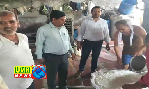 बुलंदशहर : उदयपुर कलाखुरी में दूध-पनीर की फैक्ट्री पर हुई छापेमारी
