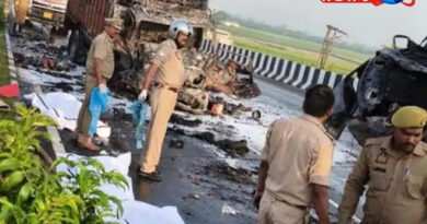 अलीगढ़ : 4 दोस्तों समेत 5 की जिंदा जलकर मौत, तेज रफ्तार CNG कार का टायर फटा
