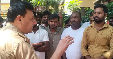 बीए छात्रा से गैंगरेप मामले में पुलिस पर भड़के लोग