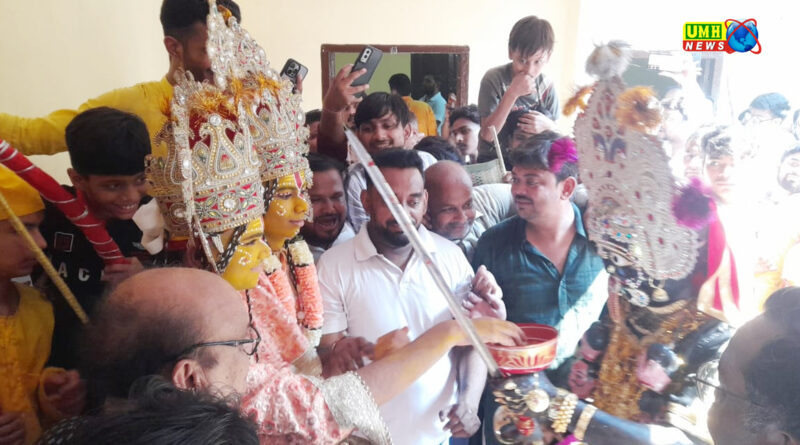 खुर्जा : मां काली की शोभायात्रा बड़ी धूमधाम और हर्षोल्लास से निकाली