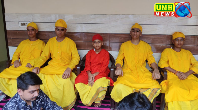 खुरजा : नामकरण संस्कार एवं बाल लीलाओं का मंचन