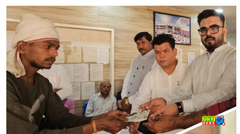 नगर पालिका परिषद गढ़ाकोटा में हितग्राहियों को योजनाओं का लाभ वितरण