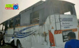 Lucknow: Bus filled with 50 passengers overturns, 13 passengers injured