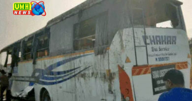 Lucknow: Bus filled with 50 passengers overturns, 13 passengers injured