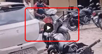 बुलंदशहर : जब्त 20 लाख रुपये की आतिशबाजी चौकी में बांटी गई, वीडियो Viral