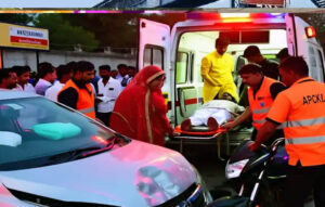 बुलंदशहर : तेज रफ्तार कार ने बारातियों को मारी टक्कर, दूल्हा समेत नौ घायल