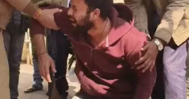 कानपुर में स्लीपर बस पलटी, बच्चे का सिर कटा