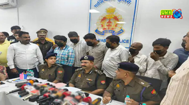 गाजियाबाद : क्राइम ब्रांच इंस्पेक्टर रिश्वत लेते अरेस्टगाजियाबाद : क्राइम ब्रांच इंस्पेक्टर रिश्वत लेते अरेस्ट