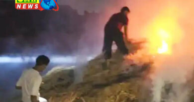 खुर्जा : अज्ञात कारणों से लगी आग एक दर्जन से अधिक बिटोरे जले