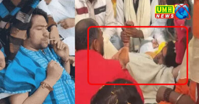 धीरेंद्र शास्त्री पदयात्रा में बेहोश हुए, सड़क पर लेटे