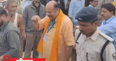 सीवान में BJP कैंडिडेट ने बुर्का हटाने को कहा, हंगामा, 3 बजे तक 53.77% वोटिंग