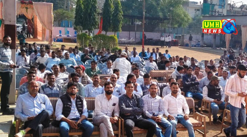 IMAPP कार्य ठप इंडस टॉवर टेक्निशियनो ने सौंपा ज्ञापन