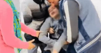 आगरा : छात्रा चोटी करके नहीं पहुंची, स्कूल मैनेजर ने घूसे मारे, मुंह पर लोटा फेंका, बेहोश हुई