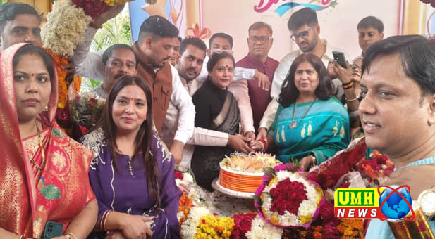 खुर्जा। समाजसेवी एडवोकेट रंजना सिंह का जन्मदिन धूमधाम के साथ मनाया गया