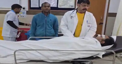 खुर्जा : सुबह घने कोहरे के कारण हाईवे पर वाहन टकराए