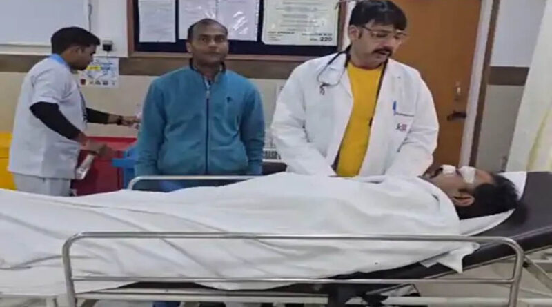 खुर्जा : सुबह घने कोहरे के कारण हाईवे पर वाहन टकराए