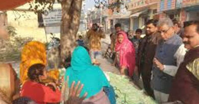 बुलंदशहर : मंत्री डॉ. अरुण सक्सेना ने मतदाता सूची का निरीक्षण किया