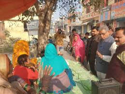 बुलंदशहर : मंत्री डॉ. अरुण सक्सेना ने मतदाता सूची का निरीक्षण किया