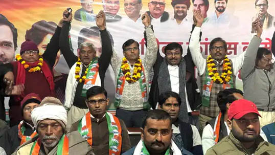 बुलंदशहर : सपा छोड़ सैकड़ों लोग कांग्रेस में शामिल