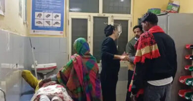 खुर्जा : ओवरलोड ट्रक ने पिता-पुत्री को रौंदा