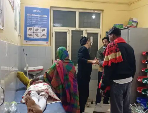 खुर्जा : ओवरलोड ट्रक ने पिता-पुत्री को रौंदा