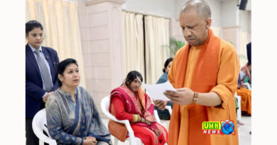 सीएम योगी ने ‘जनता दर्शन’ में सुनी लोगों की शिकायतें