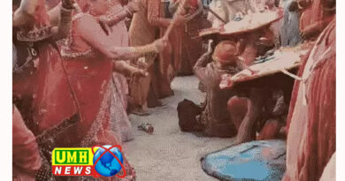 मथुरा के नंद बाबा मंदिर में जमकर उड़ रहा गुलाल