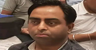 आगरा : पूर्व दर्जा प्राप्त राज्य मंत्री और पत्नी पर FIR