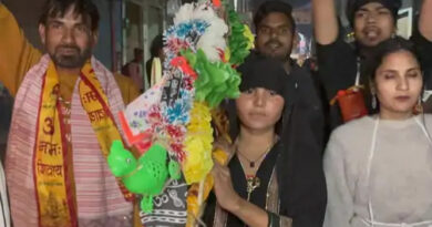 बुर्के में 100 किमी की कांवड़ पदयात्रा पर निकली मुस्लिम महिला