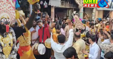 खुर्जा में मां महाकाली की भव्य शोभायात्रा निकली