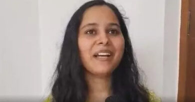 किराना दुकान चलाने वाले की बेटी यूपी-PCS में सेकंड टॉपर