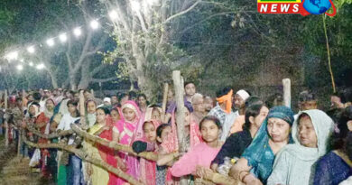 खुर्जा के शीतला माता मंदिर में उमड़ी भक्तों की भीड़