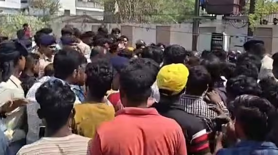 अररिया : सड़क खूनी खेल, सत्तू बेचने वाले ने ड्राइवर की रेत दी गला