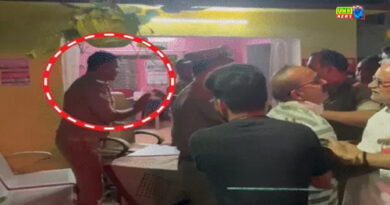 मिर्जापुर : पुलिस चौकी में सिपाही पर थप्पड़ बरसाए, सिर फोड़ा:दरोगा की वर्दी फाड़ी