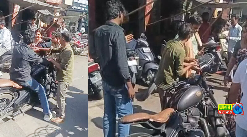 The woman beat the young man with slippers while he was running away after commenting.