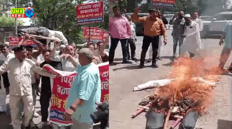 Smart meter traders take out funeral procession in Meerut