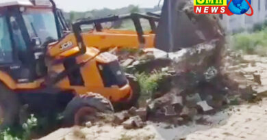 खुर्जा में अवैध प्लाटिंग पर चला बुलडोजर