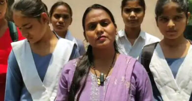 प्रधानाध्यापक ने कक्षा 10 उत्तीर्ण करने के बाद छात्राओं को 11वीं कक्षा में प्रवेश देने से इनकार