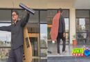 कॉकरोच बनकर नगर निगम पहुंचा युवक, यमुना में गिरते गंदे नाले के मुद्दे पर किया प्रदर्शन
